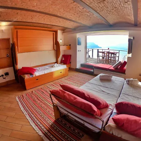 Pieds Dans L'eau Holiday home *